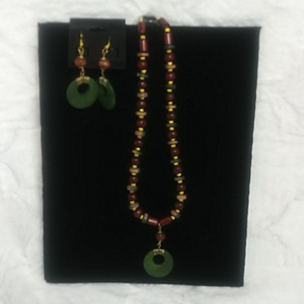 Jewelry Set - Picture 3 of 3
